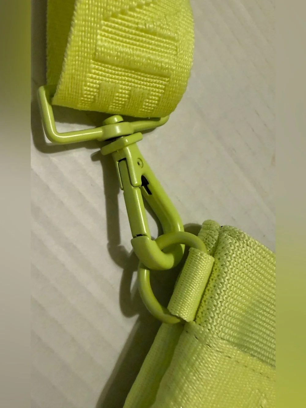 Wild One Treat Pouch Limited Edition Limeade Neon Green Poop Bag Dispenser NWOT